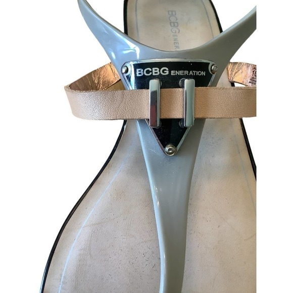 BCBGeneration “Calantha” GRAY/BEIGE T-STRAP JELLY SANDALS 10B NWOB - Picture 5 of 10